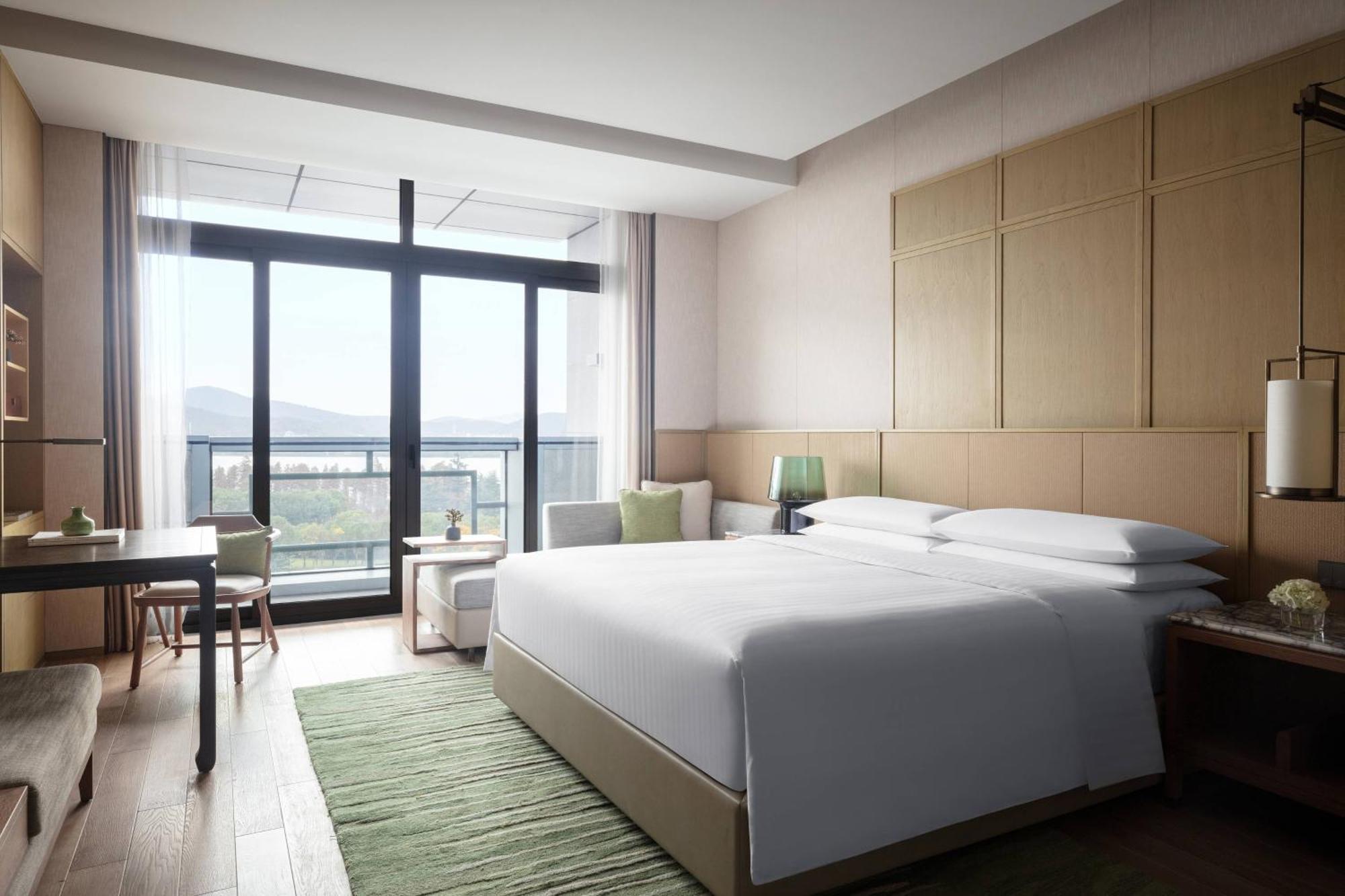 Wuxi Marriott Hotel Lihu Lake Exterior photo